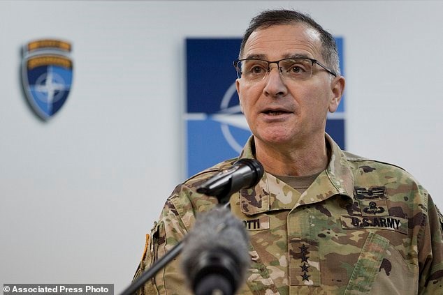 Tư lệnh NATO cam kết duy trì sự hiện diện quân sự tại Kosovo