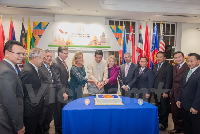 Kỷ niệm 50 năm thành lập ASEAN tại Hoa Kỳ và Tây Ban Nha