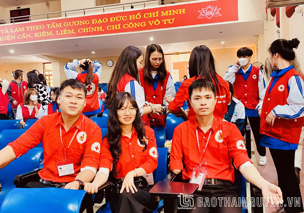 Chàng sinh viên khuyết tật 24 lần hiến máu