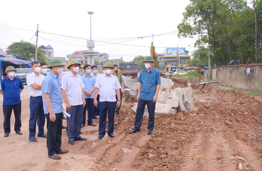 Phấn đấu hoàn thành các dự án giao thông trọng điểm trước kế hoạch 30 ngày