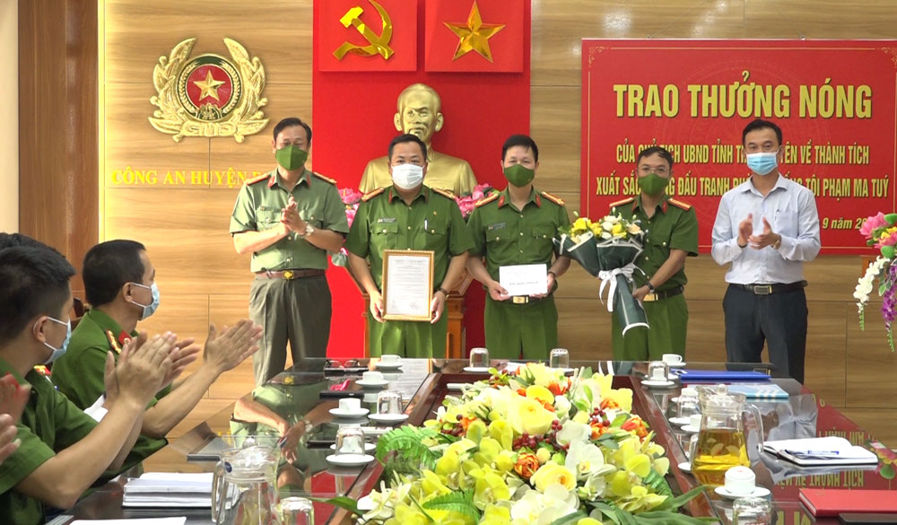 Chủ tịch UBND tỉnh khen thưởng đột xuất Công an huyện Đại Từ