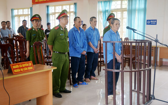 Hơn 30 năm tù cho 3 đối tượng mua bán ma túy