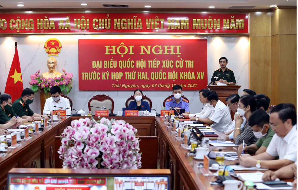Đại biểu Quốc hội tiếp xúc cử tri trước Kỳ họp thứ 2