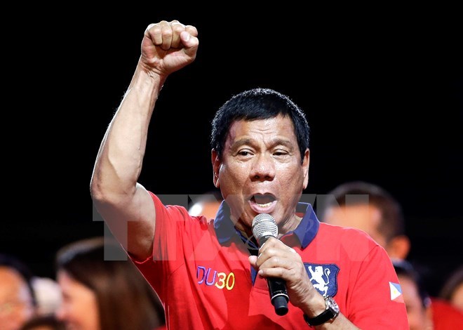 Tân Tổng thống Philippines đòi Bắc Kinh tôn trọng phán quyết Biển Đông
