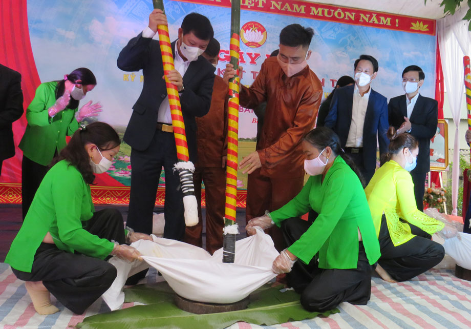 Lãnh đạo tỉnh chung vui Ngày hội đại đoàn kết toàn dân