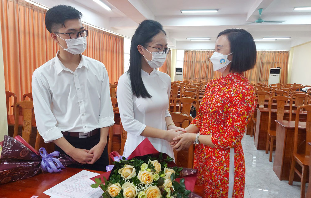 Đảng bộ T.P Thái Nguyên: Hoàn thành vượt mức chỉ tiêu kết nạp đảng viên mới