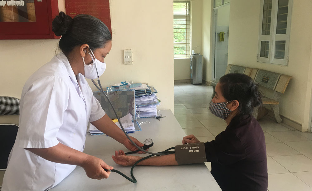 Chăm sóc người tăng huyết áp tại nhà