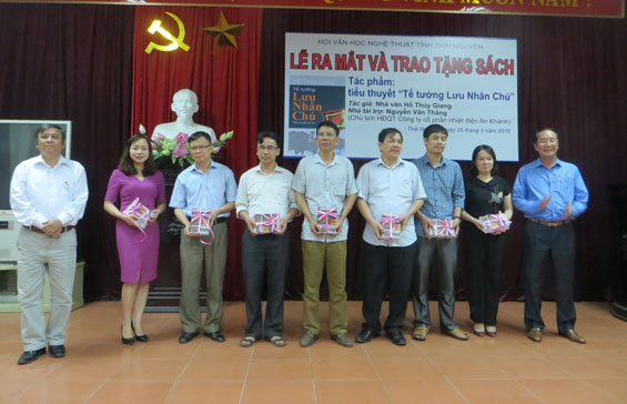 Nhiều điều đáng nói xung quanh cuốn tiểu thuyết lịch sử đầu tiên về danh nhân đất Thái