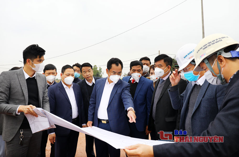 Đồng chí Chủ tịch UBND tỉnh kiểm tra tiến độ công trình, dự án trọng điểm