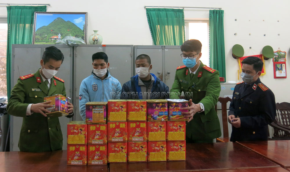 Ngăn chặn buôn bán, vận chuyển pháo nổ trái phép dịp Tết