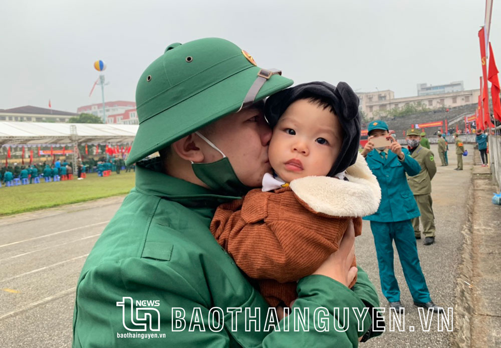 Rộn ràng ngày hội tòng quân