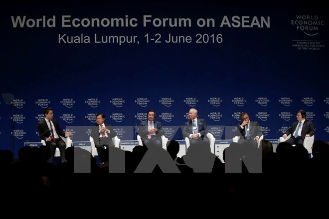Phó Thủ tướng Trịnh Đình Dũng dự Diễn đàn Kinh tế về ASEAN