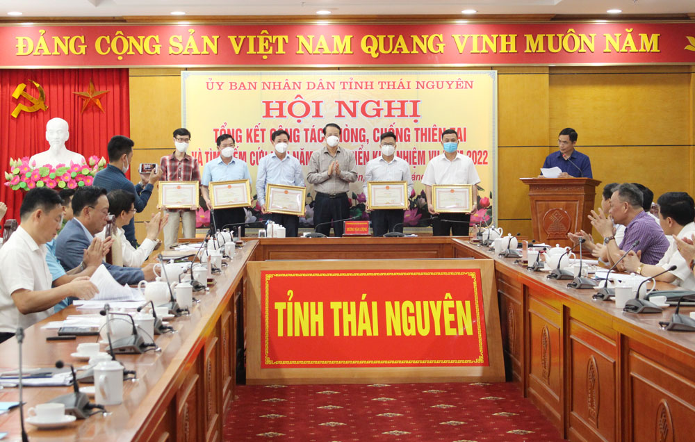 Ứng dụng chuyển đổi số trong hoạt động theo dõi, cảnh báo thiên tai