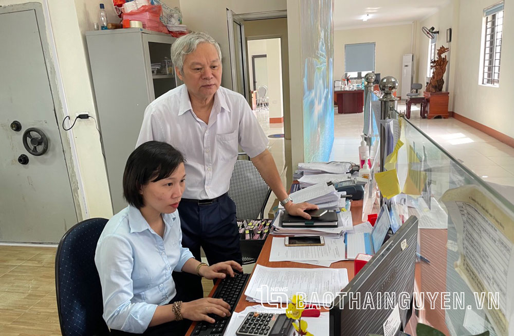 Đảng viên già đưa vốn đến dân nghèo