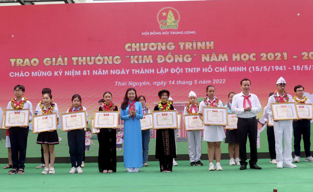 Trao Giải thưởng Kim Đồng năm học 2021-2022