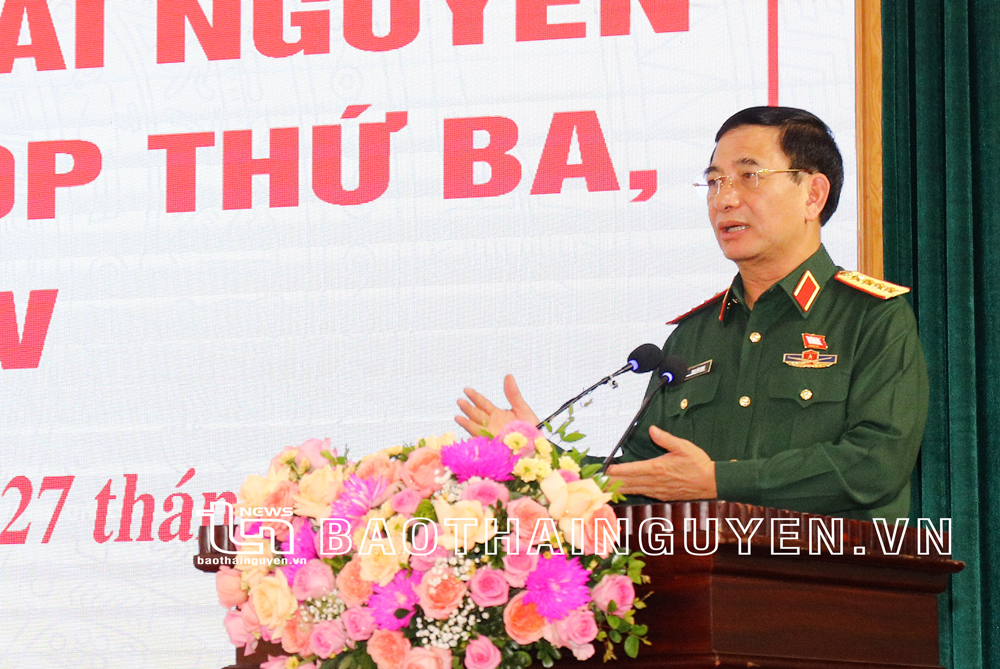 Bộ trưởng Bộ Quốc phòng Phan Văn Giang tiếp xúc cử tri tại TP. Phổ Yên