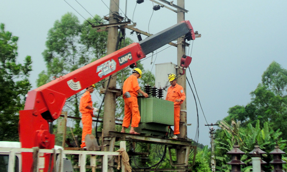 Nỗ lực cấp điện ổn định mùa nắng nóng