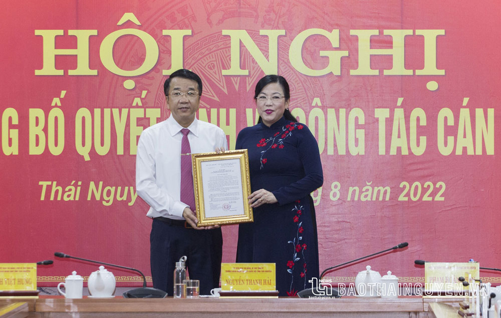 Công bố quyết định của Thủ tướng Chính phủ phê chuẩn kết quả bầu Phó Chủ tịch UBND tỉnh Thái Nguyên