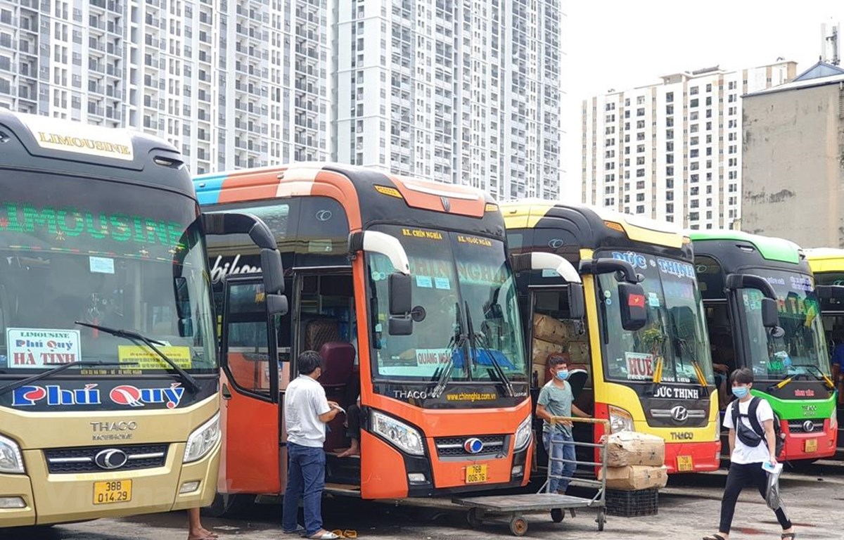 Nhiều loại hình vận tải đã giảm giá cước sau khi xăng dầu ‘hạ nhiệt’