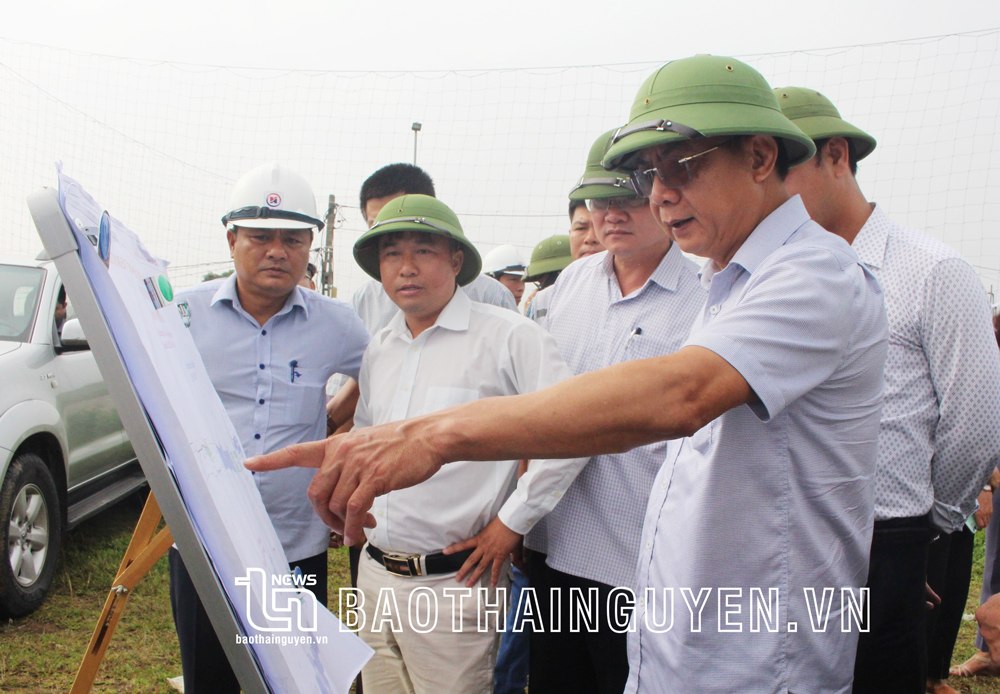 Thi công tuyến đường liên kết vùng: Đồng chí Phó Chủ tịch Thường trực UBND tỉnh chỉ đạo mắc đâu, gỡ đó