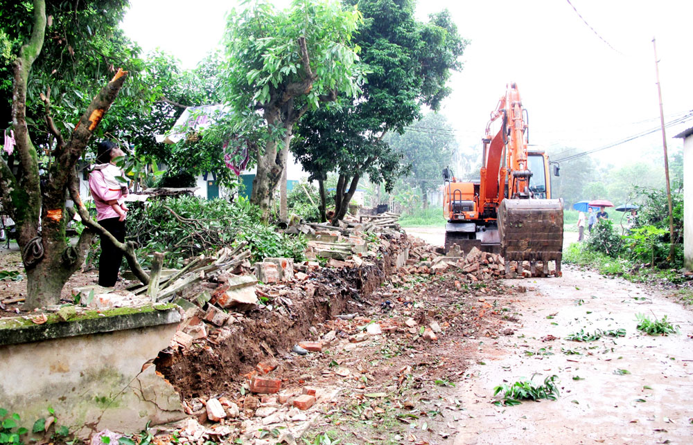 Phú Bình khơi sức dân làm đường giao thông