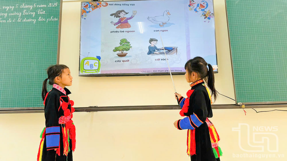 Hỗ trợ kinh phí dạy và học tiếng Việt cho trẻ em dân tộc thiểu số