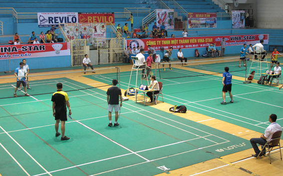 248 vận động viên tham gia giải cầu lông, bóng bàn công nhân viên chức lao động tỉnh