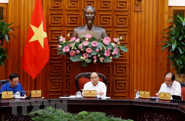 Thường trực Chính phủ họp bàn thúc đẩy phát triển thương mại