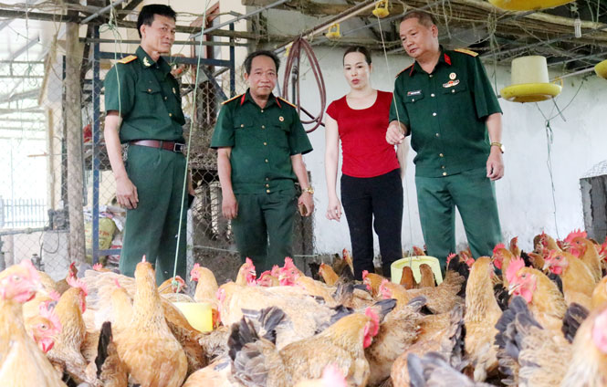 Gương mẫu trong các phong trào 