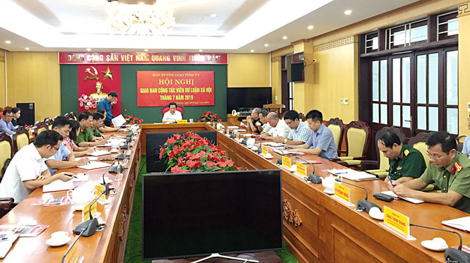 Nắm bắt dư luận xã hội để định hướng 