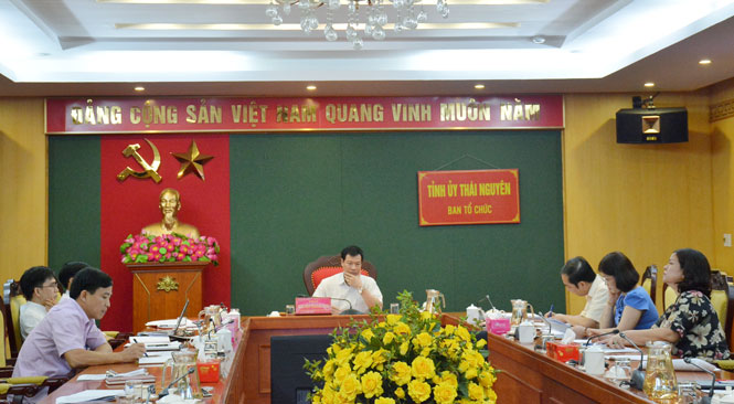 Tập trung tham mưu chuẩn bị tốt đại hội đảng bộ các cấp 