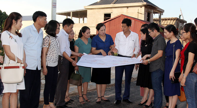 Câu lạc bộ Nhà báo nữ Thái Nguyên đi thực tế tại Khu công nghiệp Sông Công II 