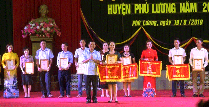 Trên 200 cán bộ, công chức tham gia liên hoan nghệ thuật quần chúng 