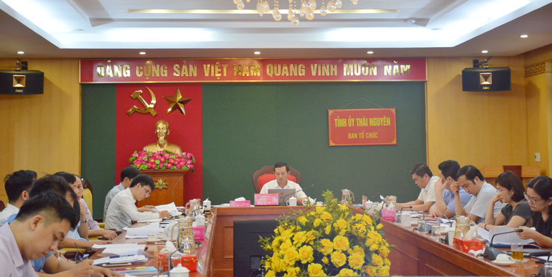Chuẩn bị tốt nhân sự cho đại hội đảng các cấp 