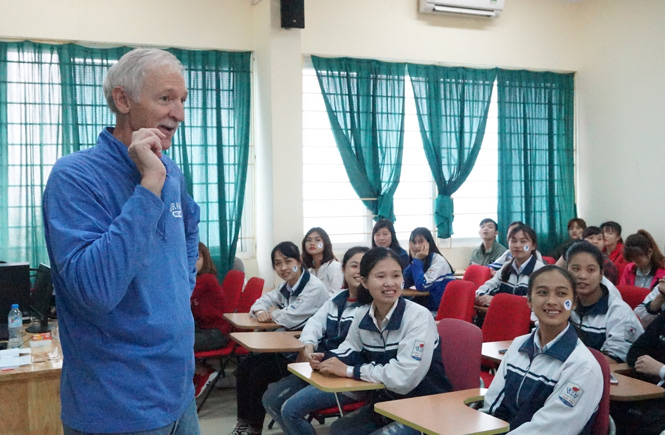 Trên 400 sinh viên Khoa Quốc tế tham gia 