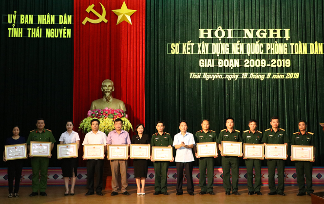 Tiếp tục thực hiện hiệu quả công tác xây dựng nền quốc phòng toàn dân 