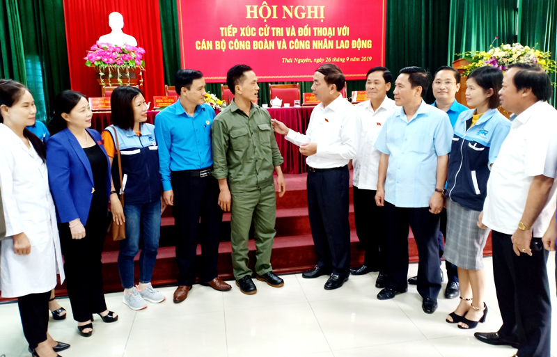 Quan tâm thực hiện tốt các chế độ, chính sách liên quan đến người lao động