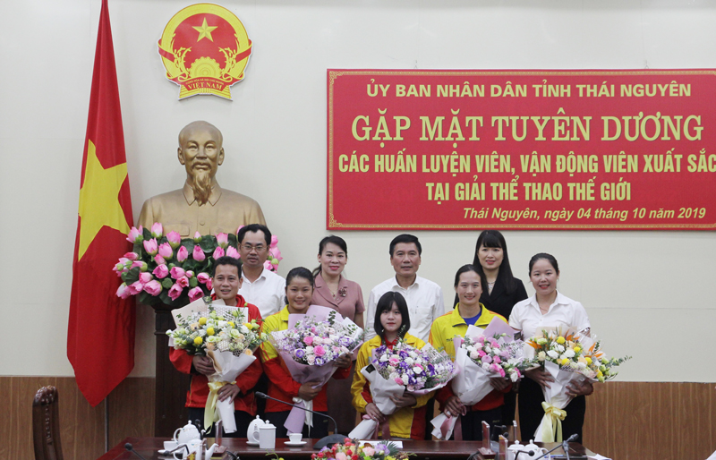 Tuyên dương vận động viên, huấn luyện viên có thành tích cao