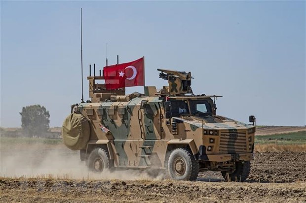 Quân đội Thổ Nhĩ Kỳ bắt đầu vượt biên giới tiến vào Syria