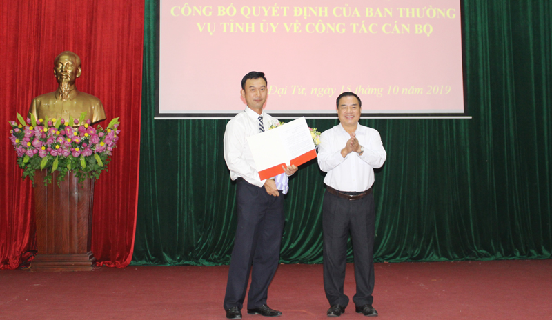 Công bố quyết định bổ nhiệm Phó Bí thư Huyện ủy Đại Từ