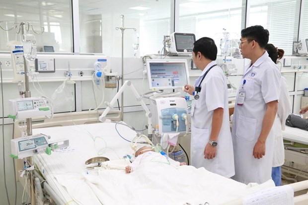 Trẻ 3 tháng tuổi suy hô hấp nặng do bị ngộ độc thuốc nam