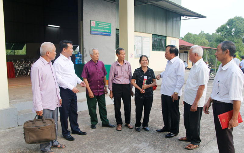 Đại biểu HĐND tỉnh tiếp xúc cử tri