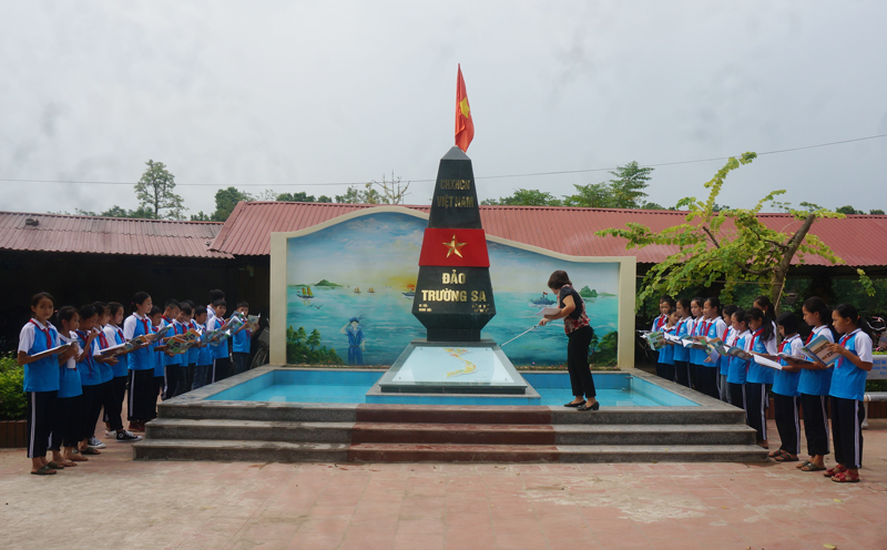 Yêu quê hương qua từng tiết học