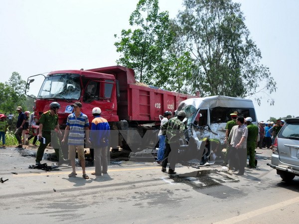Hỗ trợ các nạn nhân trong vụ tai nạn ôtô tại Quảng Ngãi