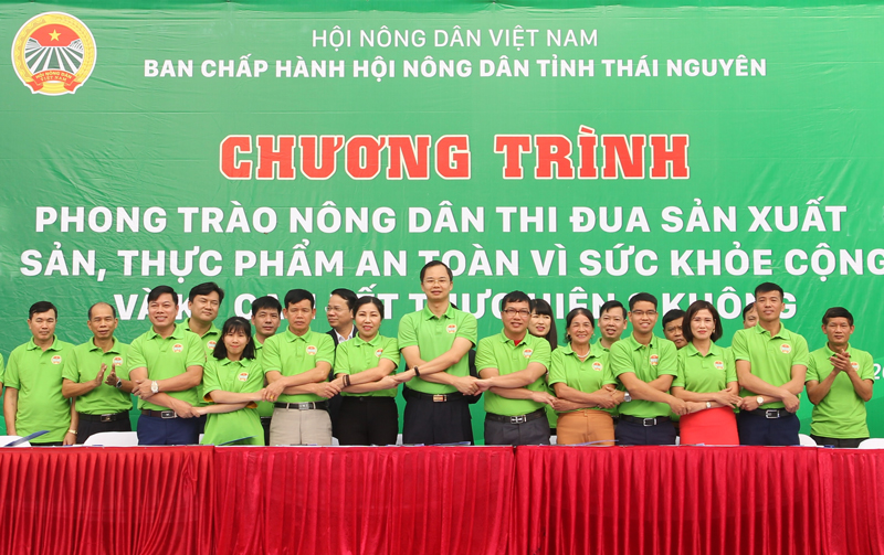 Đẩy mạnh phong trào nông dân thi đua sản xuất, kinh doanh giỏi