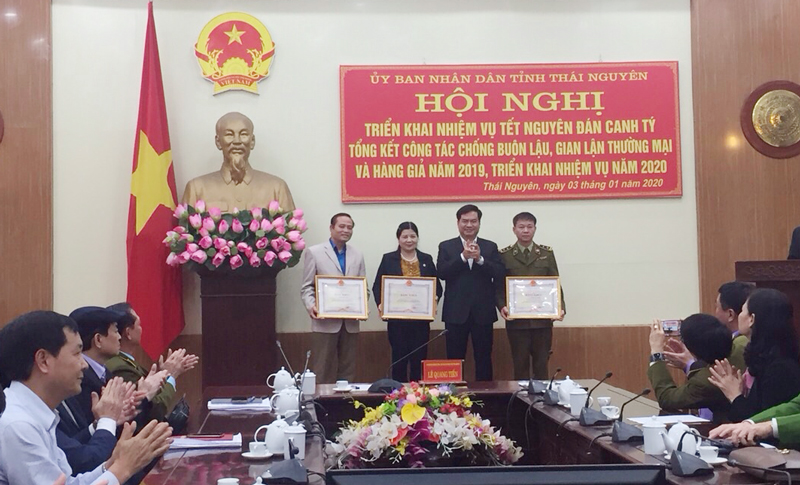Chú trọng kiểm tra, xử lý nghiêm việc buôn bán, sử dụng các loại pháo