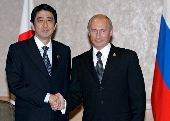 Thủ tướng Nhật Bản Shinzo Abe hội đàm với Tổng thống Nga Putin