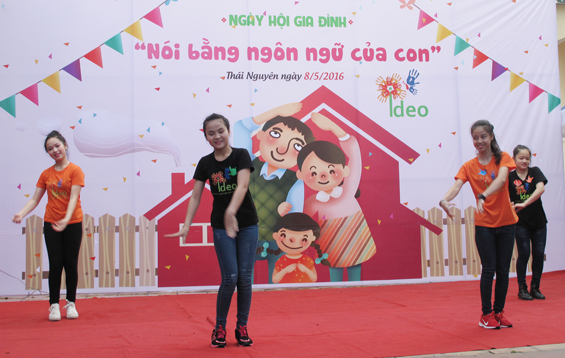 Ngày hội gia đình: Nói bằng ngôn ngữ của con