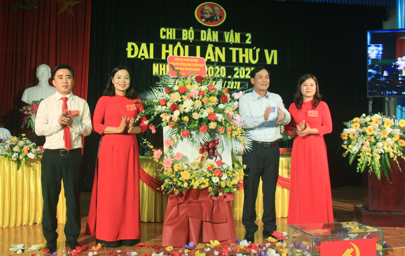 Tích cực xây dựng chi bộ trong sạch vững mạnh toàn diện