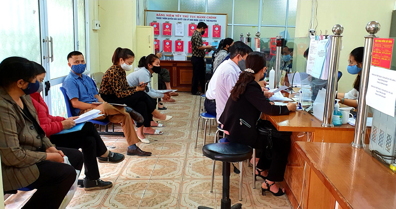 Giao dịch tại bộ phận một cửa: Bảo đảm an toàn cho người dân
